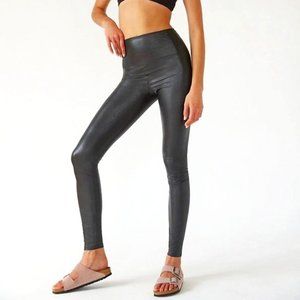 Aritzia Wilfred Free Vegan Leather Leggings